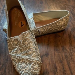 TOM’s slip on shoes. Size 7